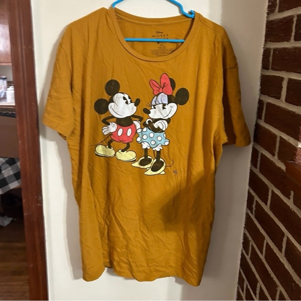 Disney Mustard Men’s Size 2xl Tee with Mickey & Minnie